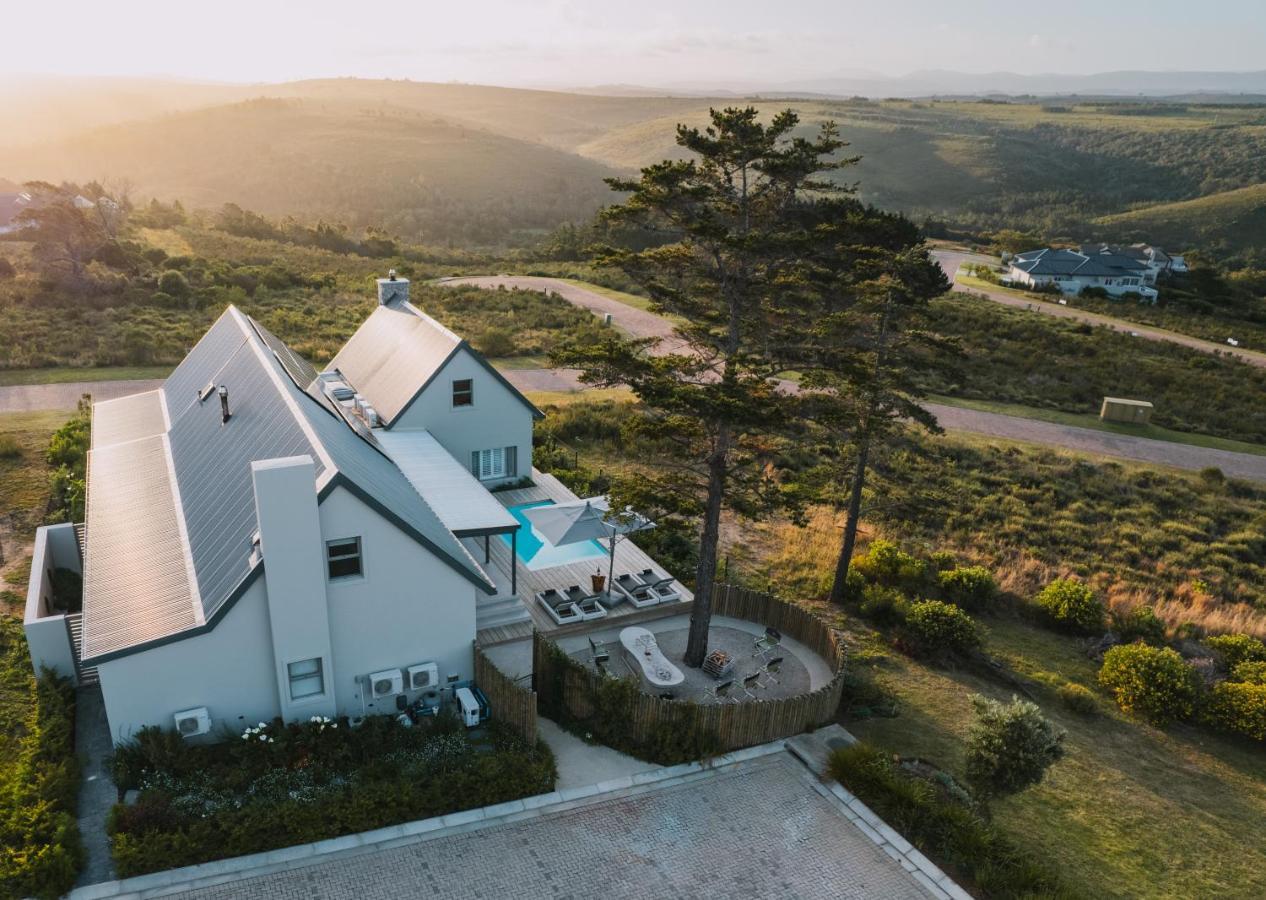 Sky Villa Boutique Hotel By Raw Africa Collection Plettenberg Bay Exteriör bild Modern houses in Hermanus