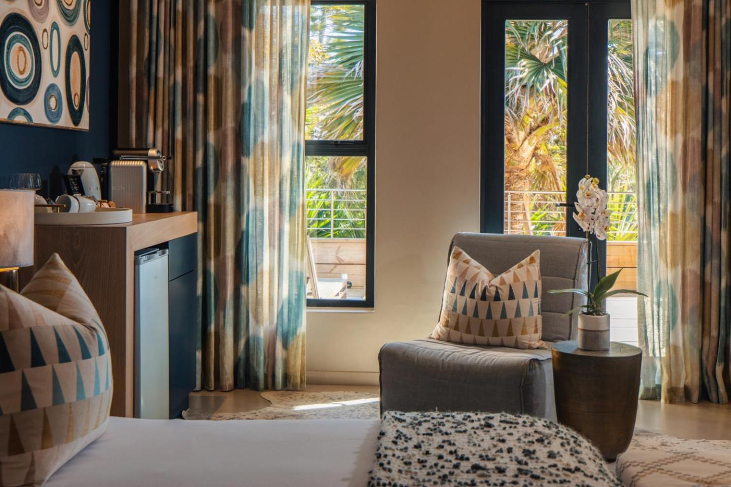 Sky Villa Boutique Hotel By Raw Africa Collection Plettenberg Bay Exteriör bild A room at the hotel