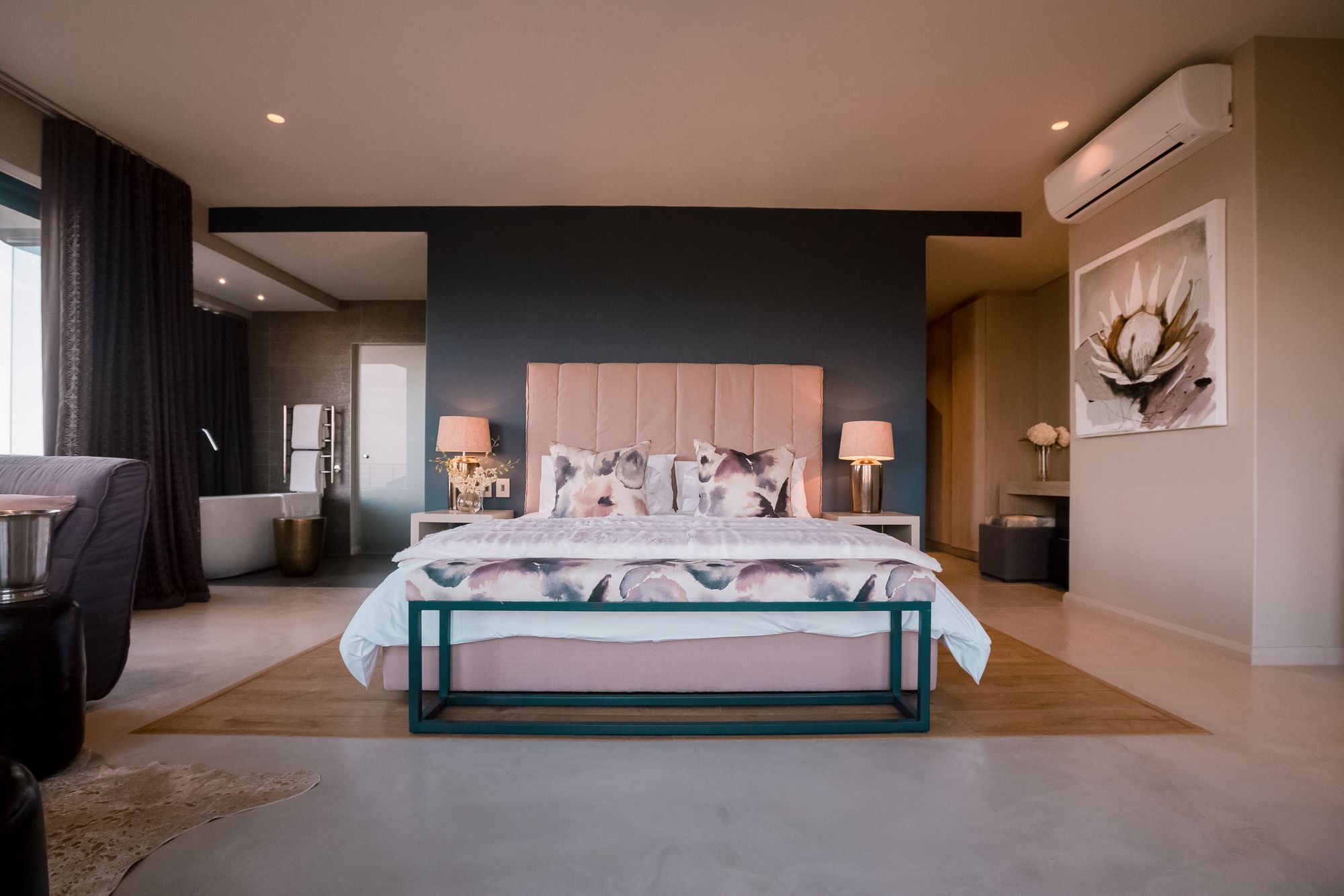 Sky Villa Boutique Hotel By Raw Africa Collection Plettenberg Bay Exteriör bild A bedroom at the Cape Town edition